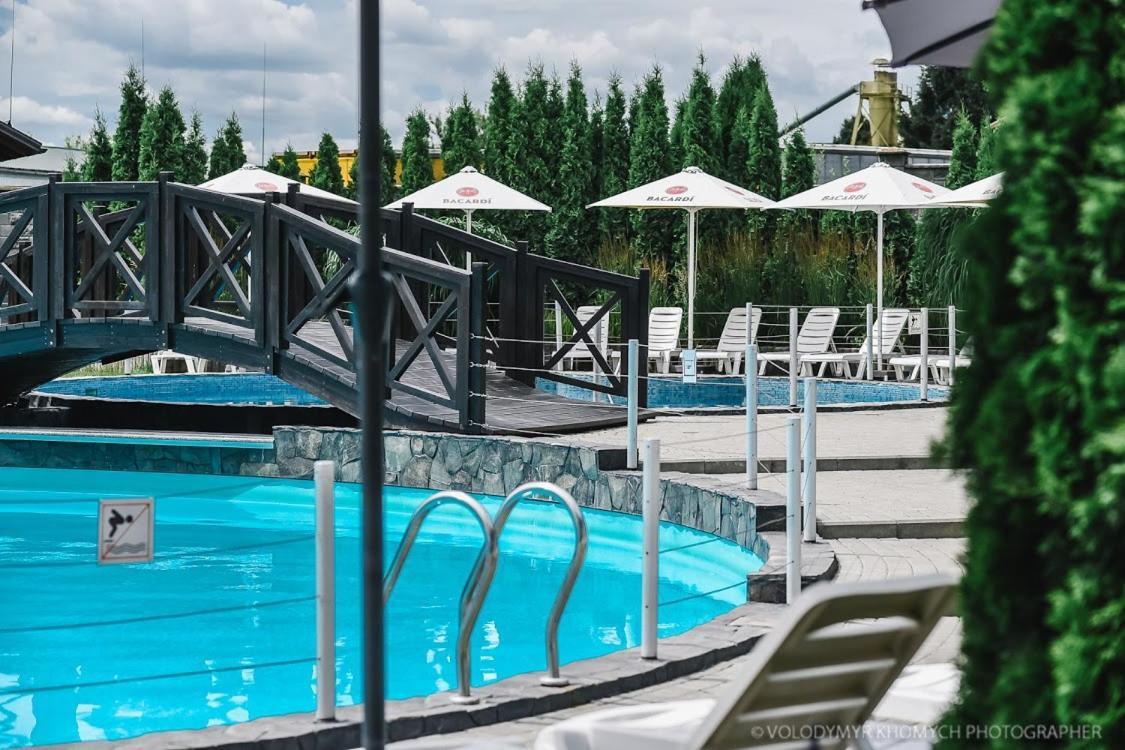 Zagorod Hotel Girka Polonka エクステリア 写真